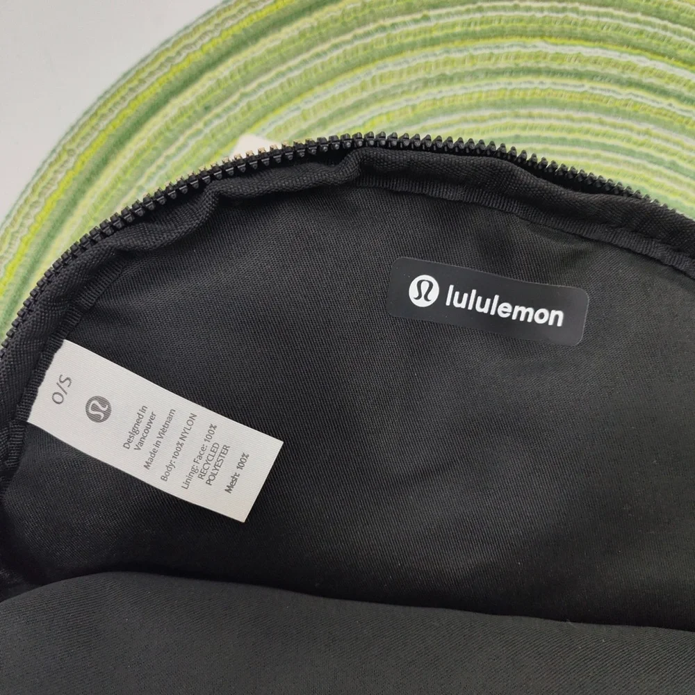 lululemon athletica All Night Festival Bag 2L • Black/Gold • New